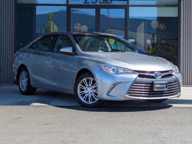 2015 Toyota Camry LE - Low KMs, Satellite Radio, Power Seat image 4