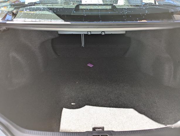 2015 Toyota Camry LE - Low KMs, Satellite Radio, Power Seat image 8