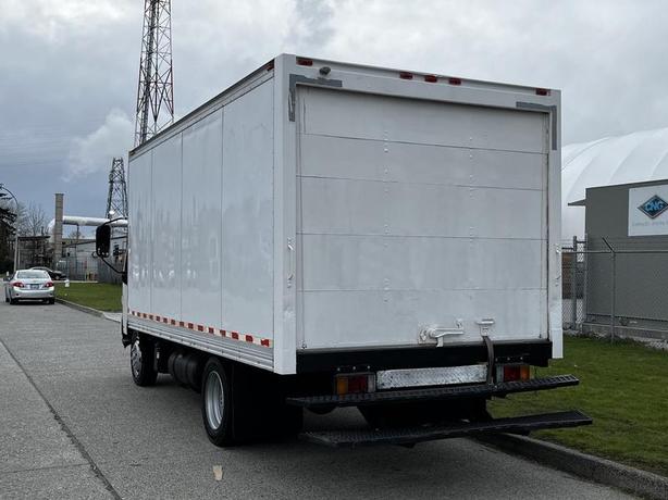 2013 Hino 195 Silver Knight 16 Foot Cube Van Diesel image 8