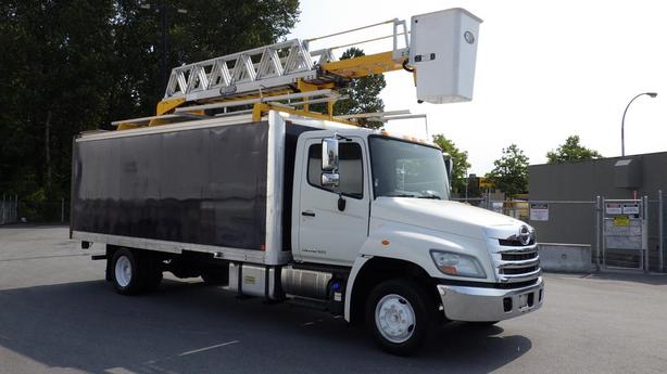 2013 Hino 268 Cube Van With  Bucket 3 Seater Diesel image 1