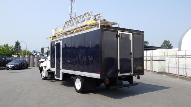 2013 Hino 268 Cube Van With  Bucket 3 Seater Diesel image 8