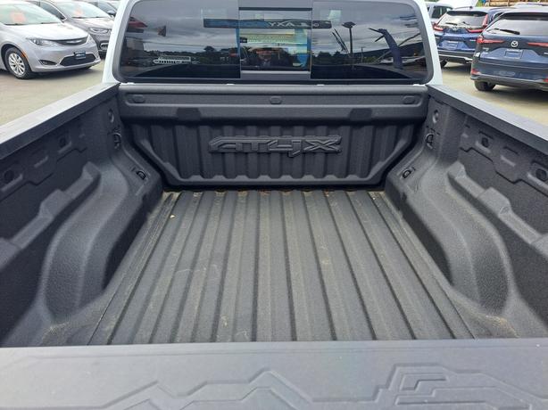 2024 GMC Canyon AT4X image 8