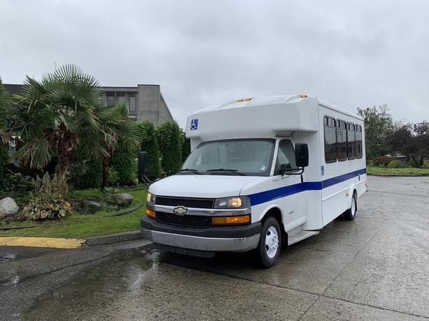 2015 Chevrolet Express G4500 11 Passenger Wheelchair Accessible Shuttle Bus image 5