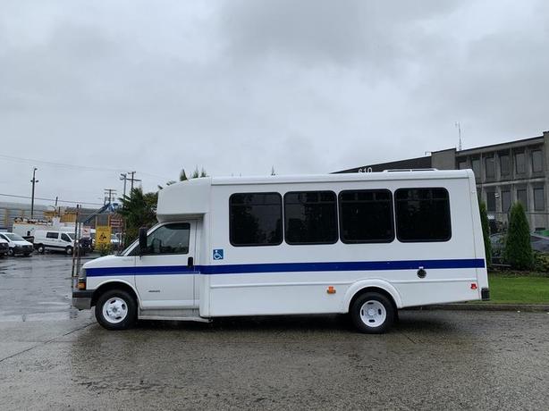 2015 Chevrolet Express G4500 11 Passenger Wheelchair Accessible Shuttle Bus image 7