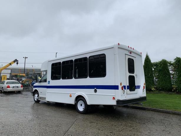 2015 Chevrolet Express G4500 11 Passenger Wheelchair Accessible Shuttle Bus image 8