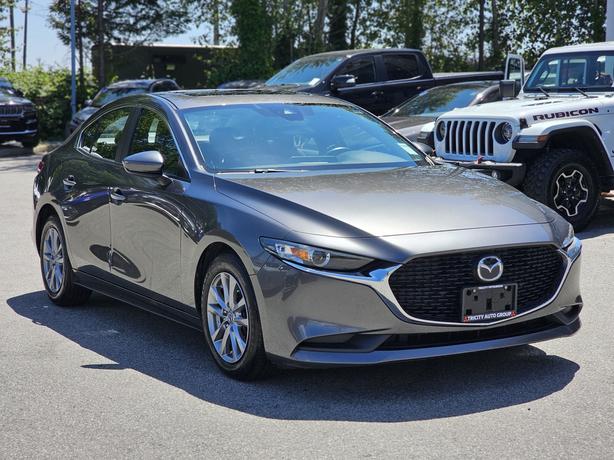 2019 Mazda Mazda3 GS - Luxury Package, No Accidents, Leather image 4