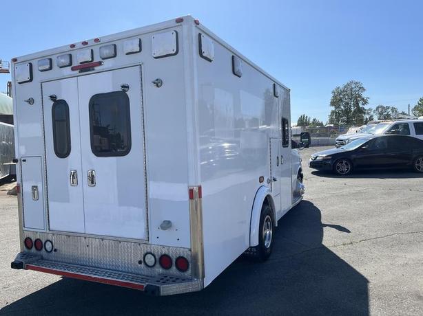 2016 Chevrolet Express G3500 Cube Van Ex Ambulance image 6