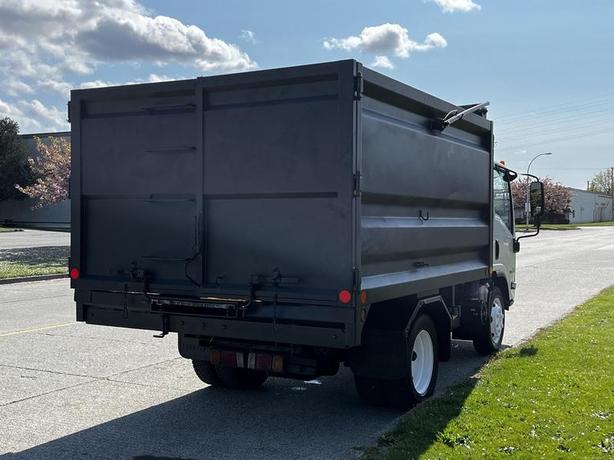 2016 Isuzu NPR 10 Foot Dump Truck V8 Gas Engine image 7