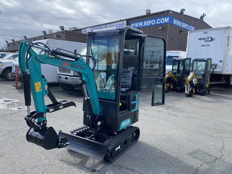 2024 AGT Industrial QH13R Mini Excavator 420CC Gas Engine (New) display photo