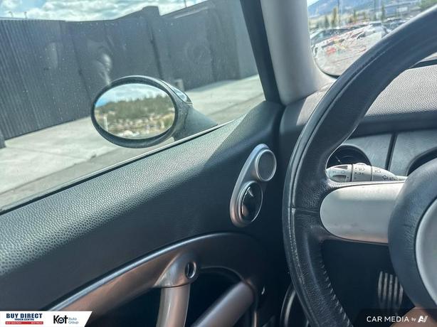 2004 MINI Cooper Hardtop S MANUAL, LEATHER SEATS, BLACK INTERIOR, SUNROOF, AUTO  image 8