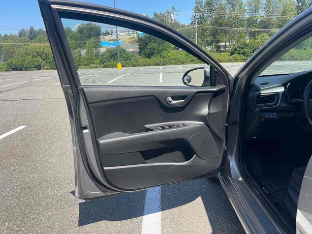 2023 KIA Rio image 6