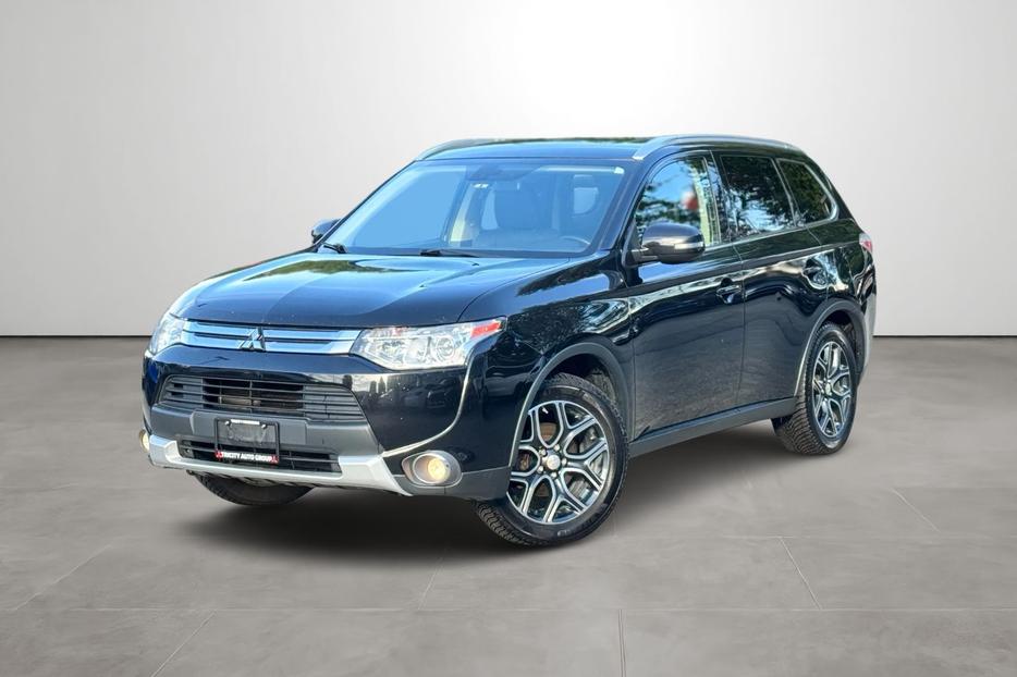 2015 Mitsubishi Outlander GT - No Accidents, Leather, Backup Camera display photo