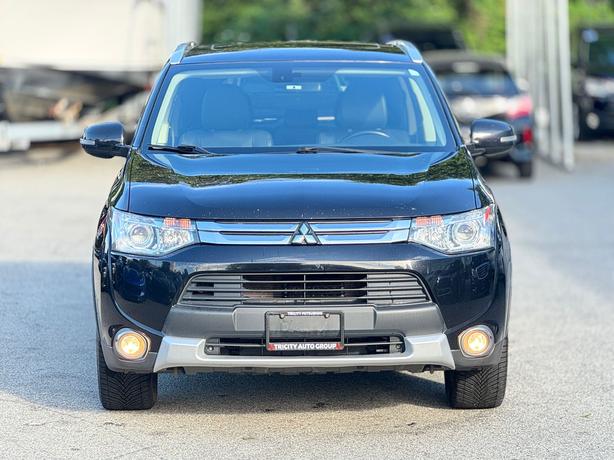 2015 Mitsubishi Outlander GT - No Accidents, Leather, Backup Camera image 2