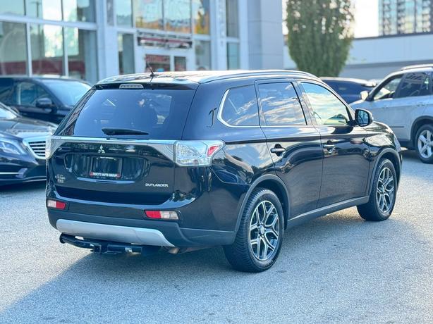 2015 Mitsubishi Outlander GT - No Accidents, Leather, Backup Camera image 5