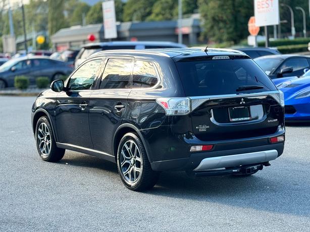 2015 Mitsubishi Outlander GT - No Accidents, Leather, Backup Camera image 7