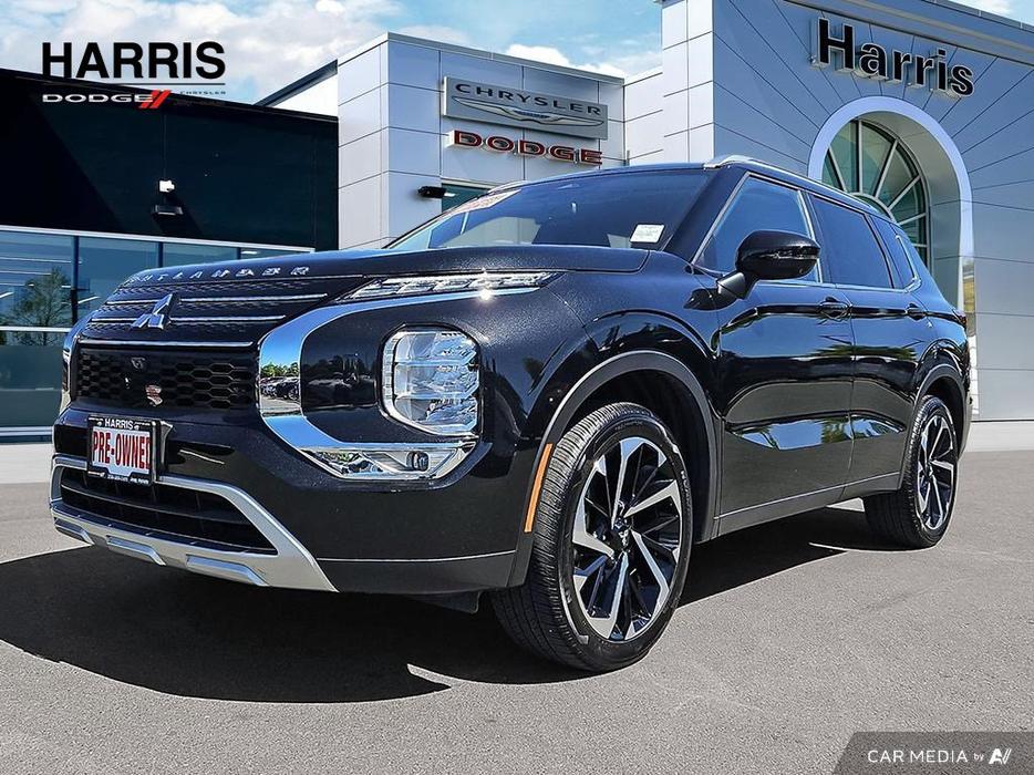 2023 Mitsubishi Outlander SE | One Owner | No Reported Accidents! display photo