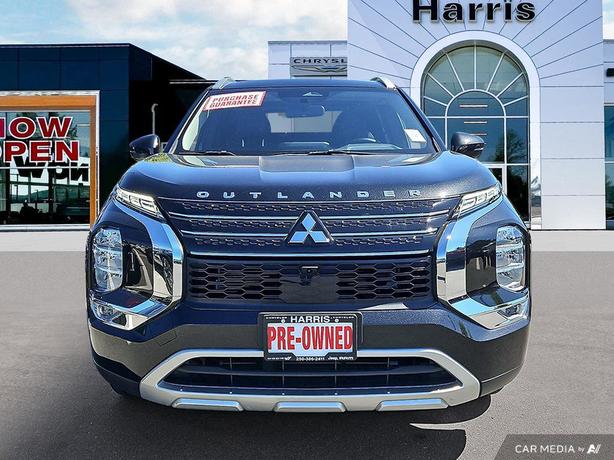 2023 Mitsubishi Outlander SE | One Owner | No Reported Accidents! image 2