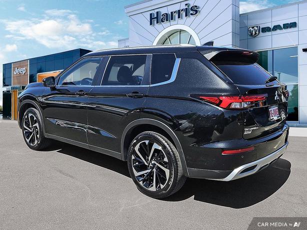 2023 Mitsubishi Outlander SE | One Owner | No Reported Accidents! image 4
