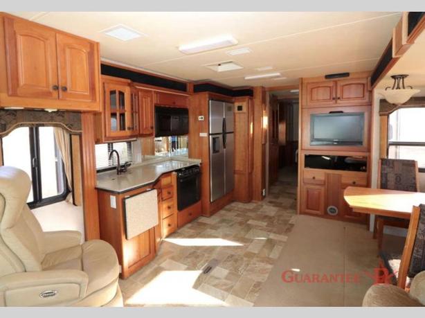 Used 2010 Triple E Commander 3712 image 8