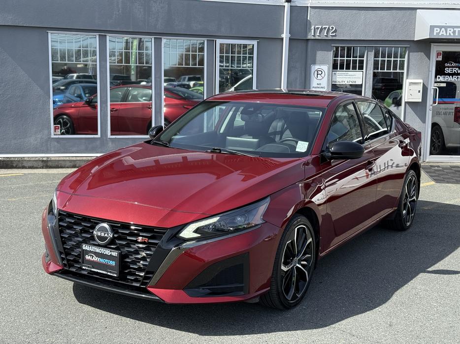 2023 Nissan Altima SR AWD - Blind Spot Warning & Power Driver Seat display photo