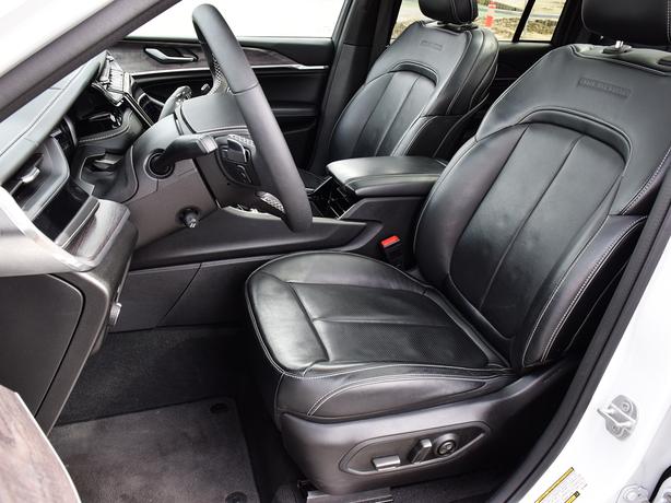 2023 Jeep Grand Cherokee Overland - Leather, Ventilated Seats, Navigation image 8