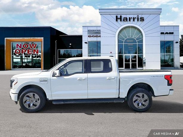 2023 Ford F-150 Lightning LARIAT 4WD SuperCrew 5.5' Box | No Reported Accidents! image 3