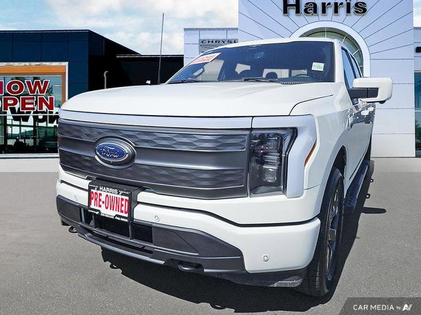 2023 Ford F-150 Lightning LARIAT 4WD SuperCrew 5.5' Box | No Reported Accidents! image 8