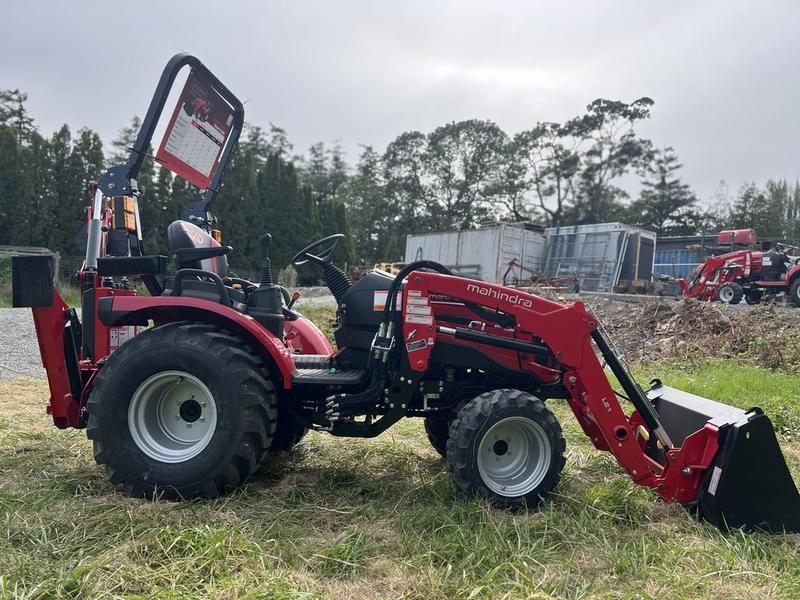 2024 Mahindra 2100 series 2126 HST display photo