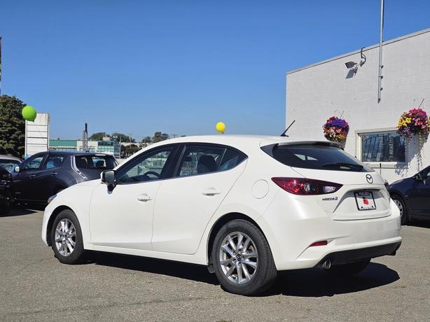 2018 Mazda3 Sport GS Auto image 4