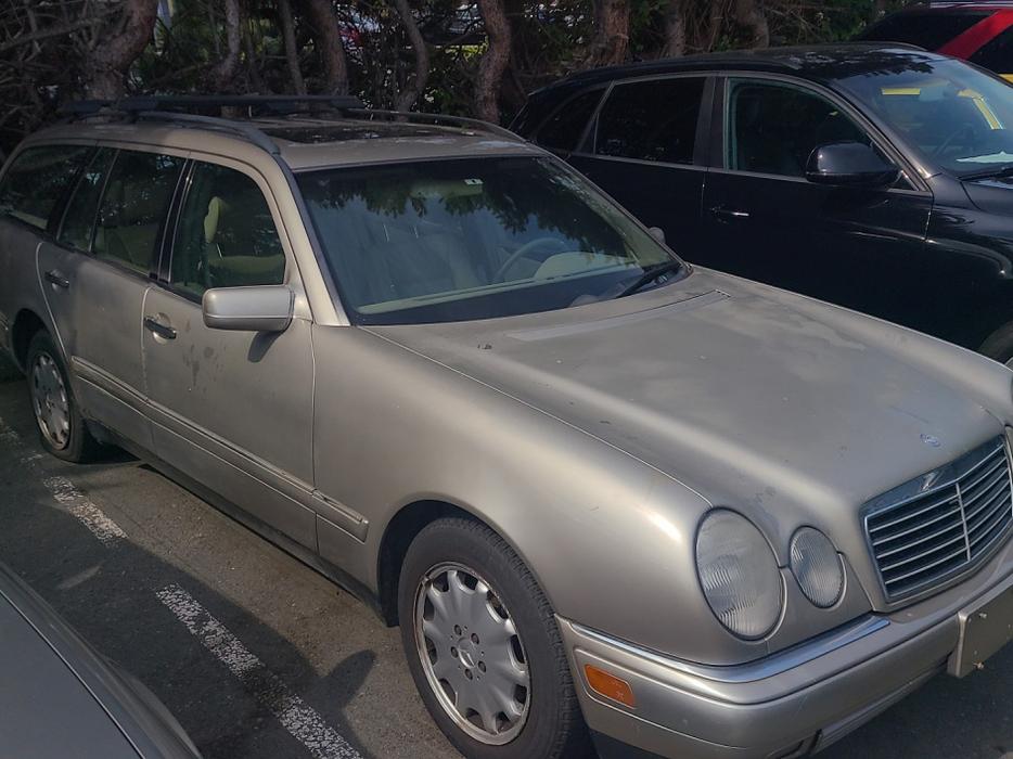 1999 Mercedes-Benz  E320 awd wagon AS TRADED display photo