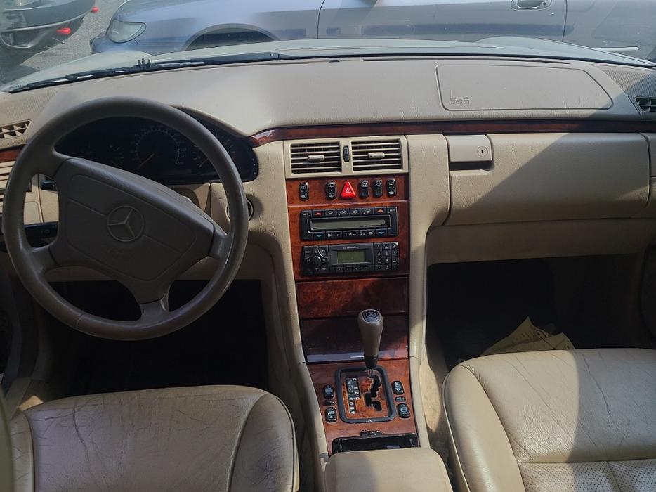 1999 Mercedes-Benz  E320 awd wagon AS TRADED display photo