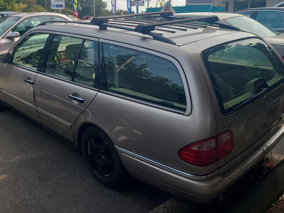 1999 Mercedes-Benz  E320 awd wagon AS TRADED display photo