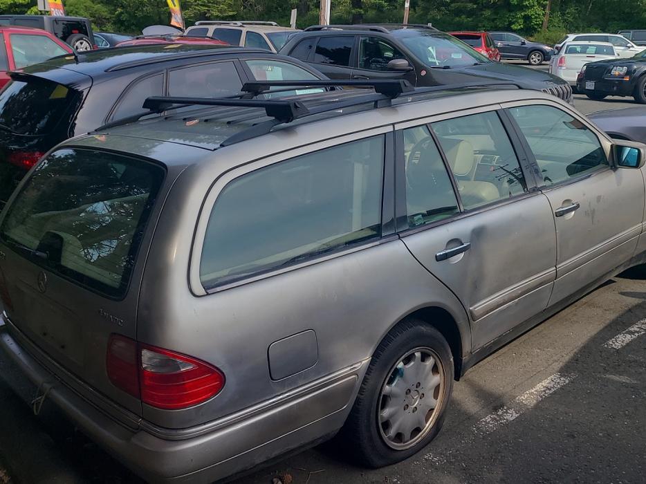 1999 Mercedes-Benz  E320 awd wagon AS TRADED display photo