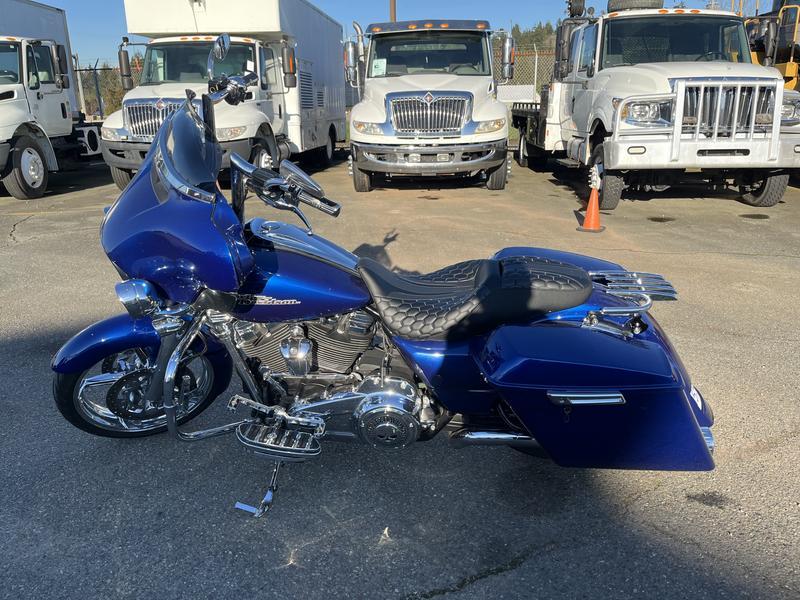 2017 Harley-Davidson FLHXS Street Glide Motorcycle display photo