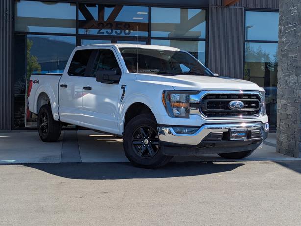 2023 Ford F-150 XLT - 5.0L V8, 4x4, SuperCrew, Short Box image 4