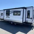 2016 Jayco 265RLSW 26 Foot Travel Trailer With 1 Slide Out thumbnail image 8