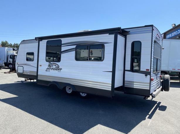 2016 Jayco 265RLSW 26 Foot Travel Trailer With 1 Slide Out image 8