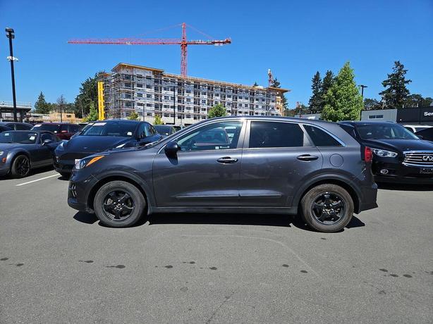 2020 Kia Niro L FWD Sport Utility | Keyless Entry | Bluetooth Connect! image 3