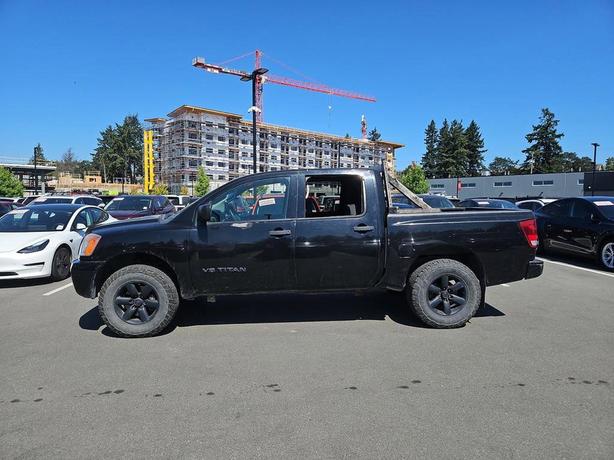 2014 Nissan Titan 4WD Crew Cab SWB SL | Keyless Entry | Back Up Camera! image 3