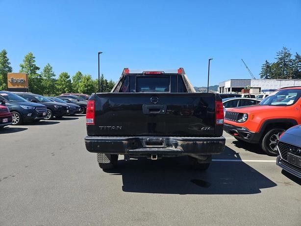 2014 Nissan Titan 4WD Crew Cab SWB SL | Keyless Entry | Back Up Camera! image 5