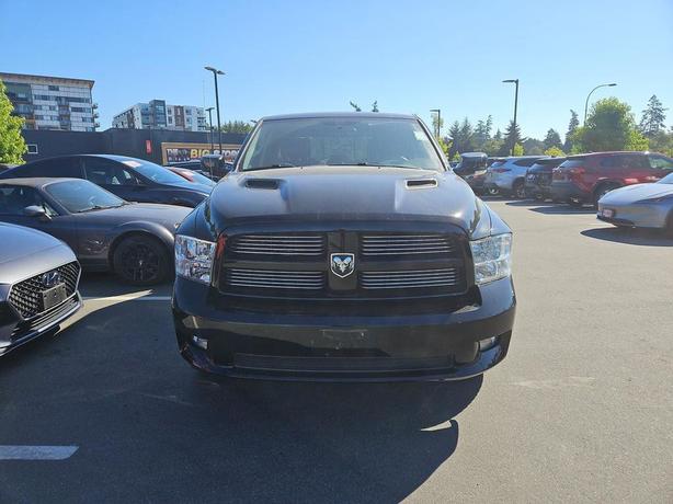 2012 RAM 1500 4WD Crew Cab 140.5 Sport | Sunroof | Bluetooth Connect! image 2