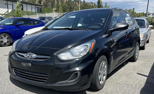 2014 Hyundai Accent GL image 1
