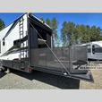 Used 2021 Grand Design Momentum G-Class 353G thumbnail image 5