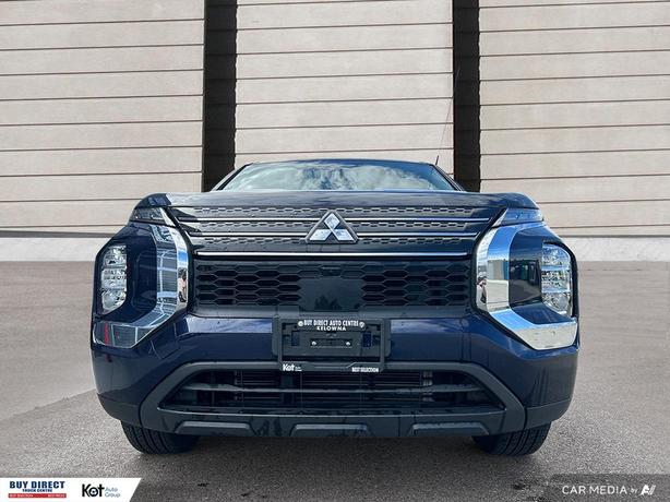 2024 Mitsubishi Outlander ES image 2