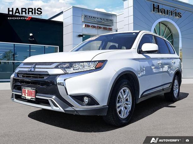 2020 Mitsubishi Outlander ES | Low KM! image 1