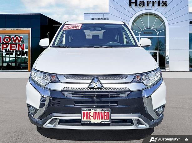 2020 Mitsubishi Outlander ES | Low KM! image 2