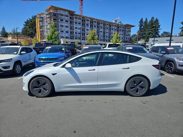 2021 Tesla Model 3 Bluetooth Connect | Back Up Camera | One Owner! image 3