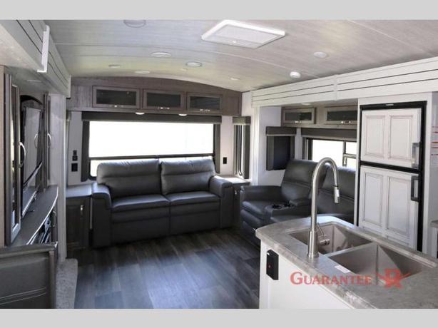 Used 2021 Keystone RV Cougar Half-Ton 29RLKWE image 7