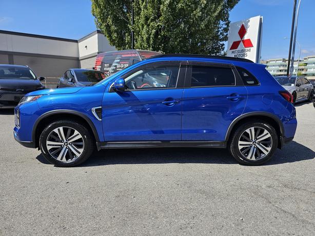 2020 Mitsubishi RVR SEL - Heated Seats, Blind Spot Warning image 8