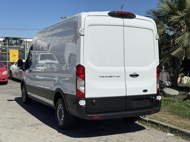 2022 Ford Transit 250 Medium Roof Cargo Van image 8